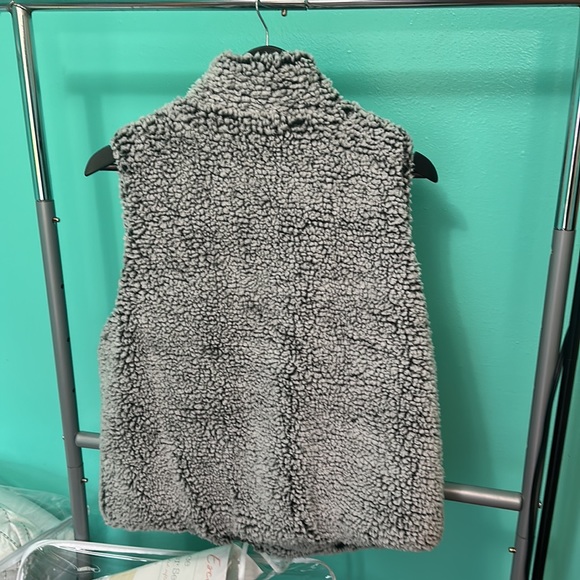 FRANCESCA’s Teddy Sherpa Zip Up Vest w/Pockets - Picture 14 of 14